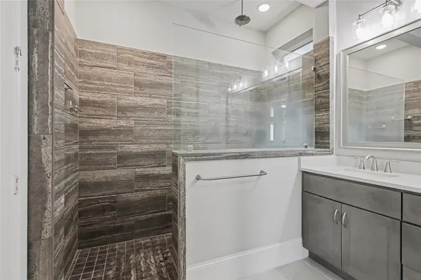 $750,000 | 6911 San Bernard Trail, Katy, TX 77493