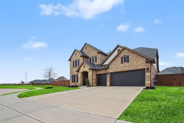 $750,000 | 6911 San Bernard Trail, Katy, TX 77493