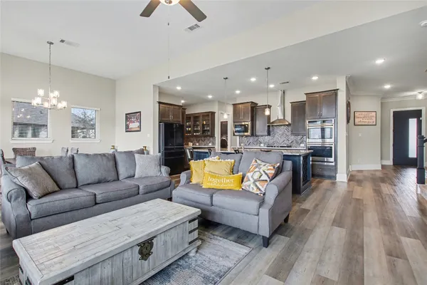 $750,000 | 6911 San Bernard Trail, Katy, TX 77493