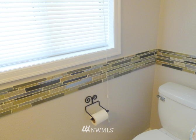 319 Fuller Street Wenatchee, WA 98801 - Photo 12 of 25