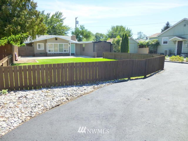 319 Fuller Street Wenatchee, WA 98801 - Photo 21 of 25