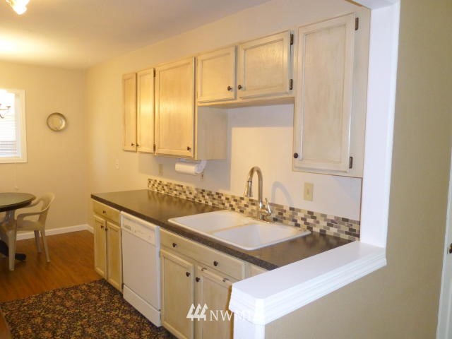 319 Fuller Street Wenatchee, WA 98801 - Photo 8 of 25