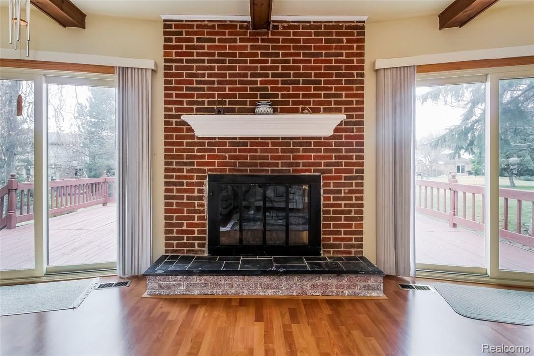 3353 Palm Aire Court Rochester, MI 48309 - Photo 22 of 43 023-Family_Room-5522994-medium.jpg