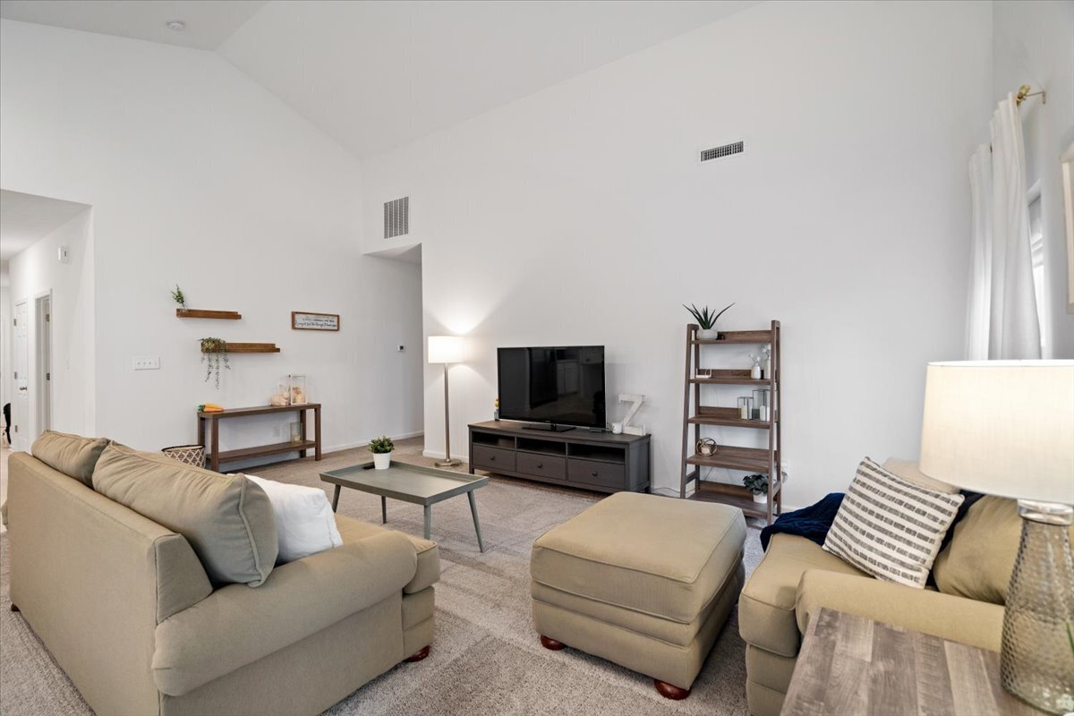 8198 Dewberry Lane Pendleton, IN 46064 - Photo 4 of 15