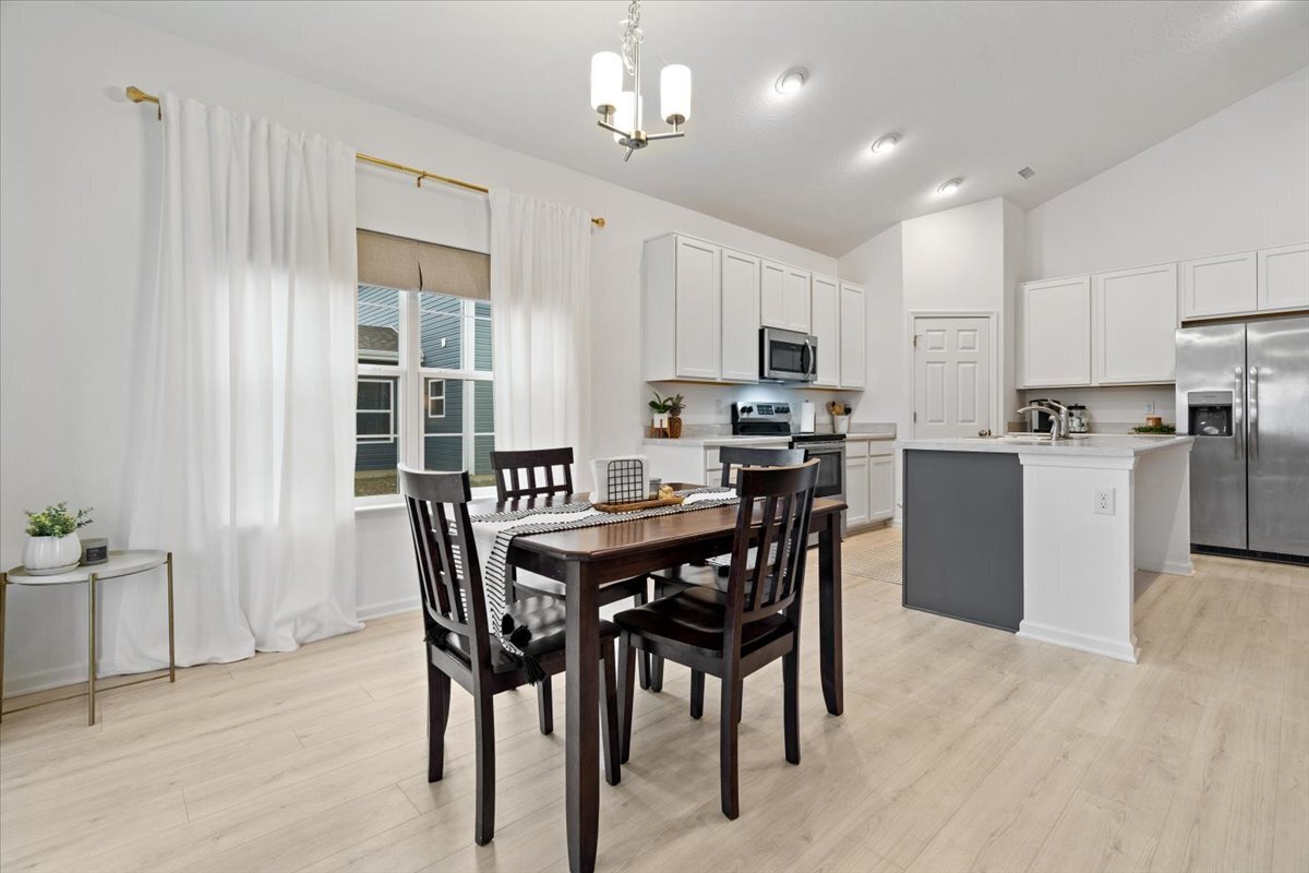 8198 Dewberry Lane Pendleton, IN 46064 - Photo 6 of 15