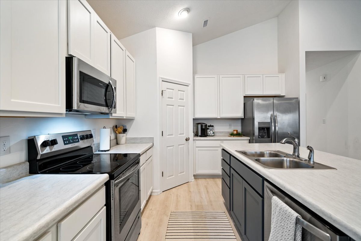 8198 Dewberry Lane Pendleton, IN 46064 - Photo 7 of 15