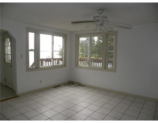 41 Shore Road Ogunquit, ME 03907 - Photo 15 of 21 Living Room.