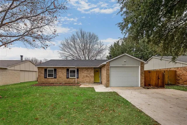 $2,050 | 5220 Arbor Glen Road, The Colony, TX 75056