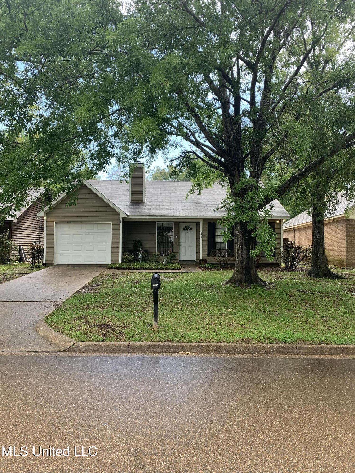 326 Planters Grove Ridgeland, MS 39157 - Photo 2 of 23 IMG_3995