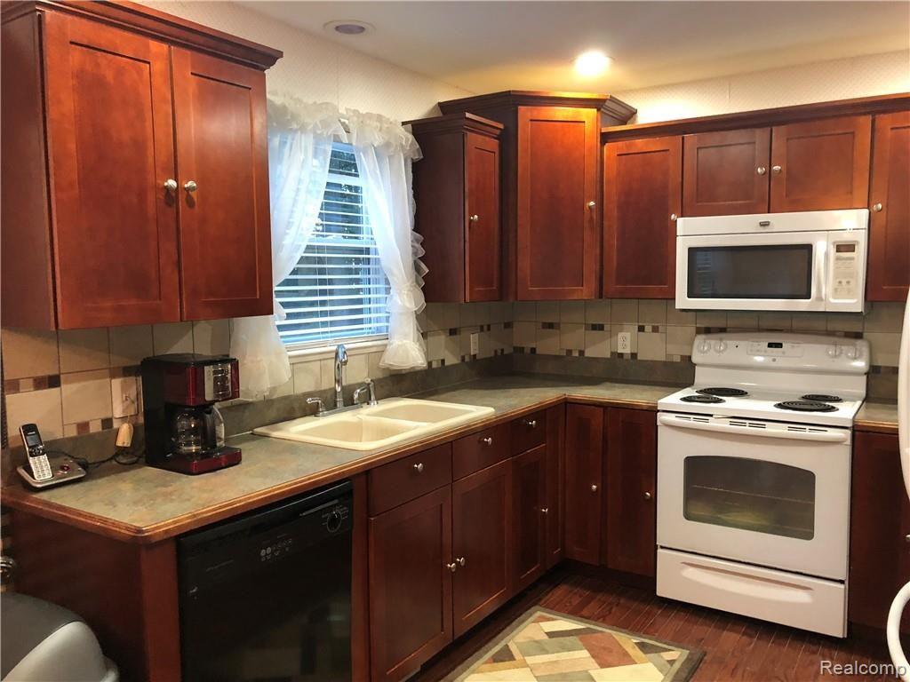 3985 Jones Road North Branch, MI 48461 - Photo 11 of 33 IMG_1304.jpg