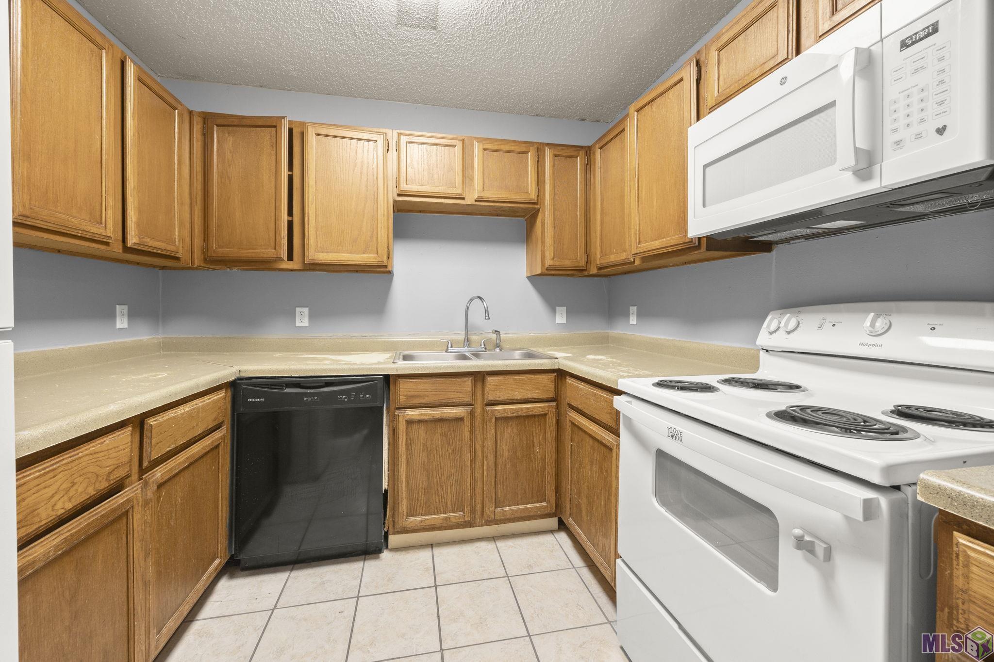 1724 South Brightside View Drive, Unit I Baton Rouge, LA 70820 - Photo 2 of 9