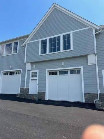 $415,000 | 55 John Clarke Road, Unit 8, Middletown, RI 02842