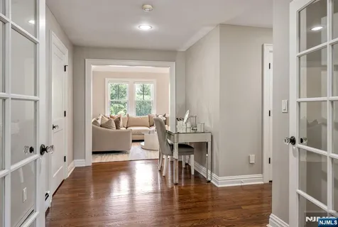 $2,395,000 | 8 Mill Glen Court, Upper Saddle River, NJ 07458