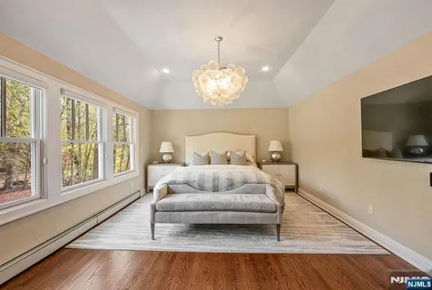 $2,395,000 | 8 Mill Glen Court, Upper Saddle River, NJ 07458