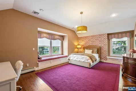 $2,395,000 | 8 Mill Glen Court, Upper Saddle River, NJ 07458
