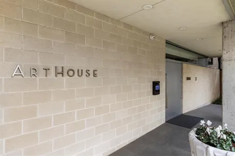 a picture of city view