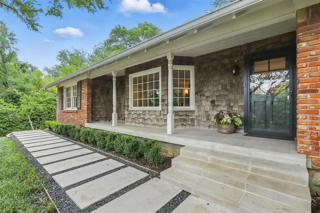 $1,599,000 | 208 Rockwood Park Drive, Fort Worth, TX 76107