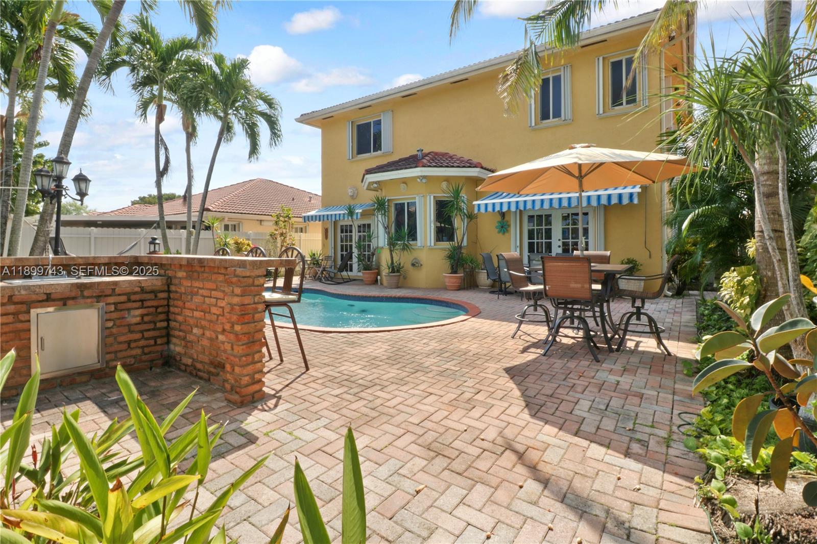 15217 Southwest 36th Terrace Miami, FL 33185 - Photo 18 of 28