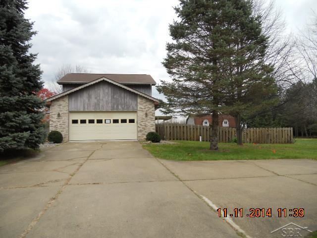 9030 Lange Road Birch Run, MI 48415 - Photo 16 of 20 Garage