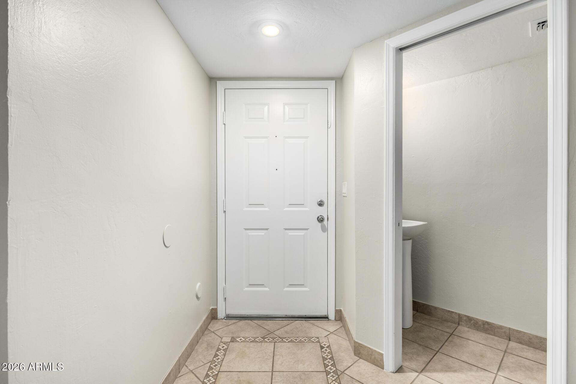 4328 North 36th Street, Unit 3 Phoenix, AZ 85018 - Photo 4 of 28 a view of an empty room