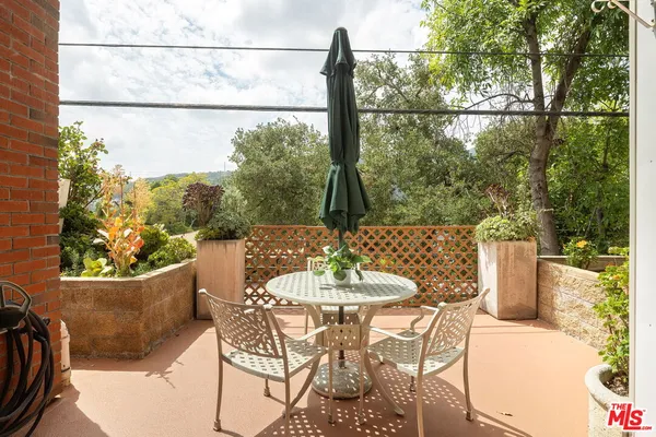 $749,000 | 2706 Honolulu Avenue, Unit 105, Montrose, CA 91020