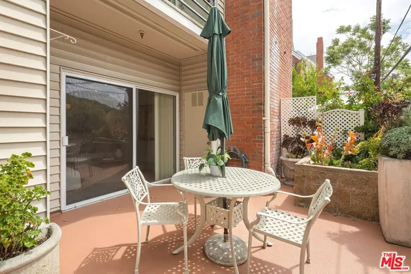 $749,000 | 2706 Honolulu Avenue, Unit 105, Montrose, CA 91020