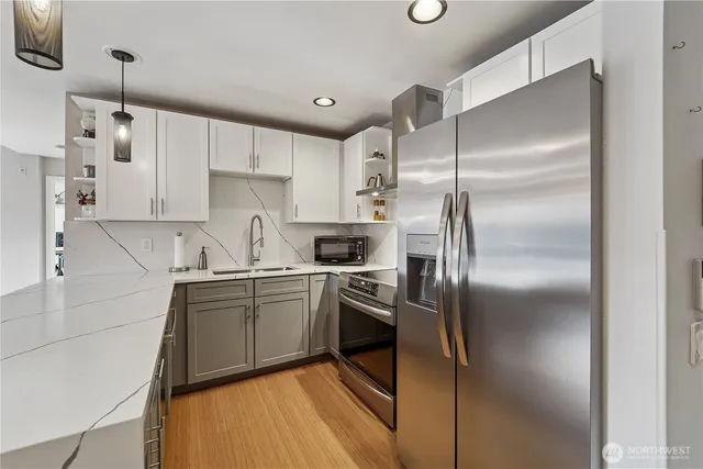 $3,995 | 115 West Galer Street, Unit 101, Seattle, WA 98119