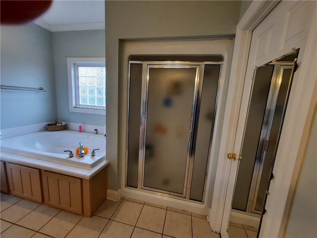 3104 Myrtlewood Anderson, SC 29621 - Photo 29 of 49 Master Bathroom with Shower and Jetted Tub