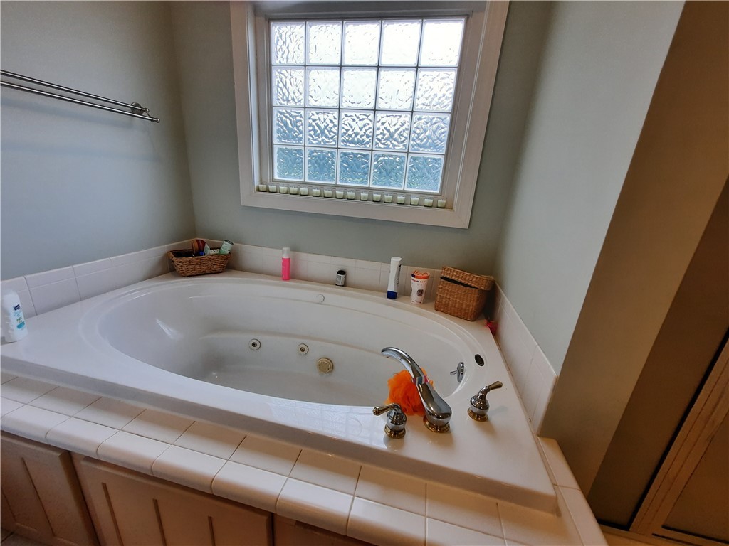 3104 Myrtlewood Anderson, SC 29621 - Photo 30 of 49 Master Bathroom with Jetted Tub and Tile