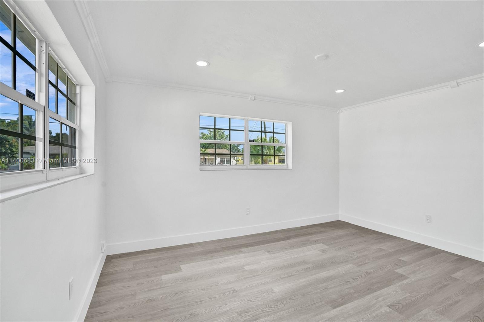 7813 Granada Boulevard Miramar, FL 33023 - Photo 28 of 35 an empty room with a window