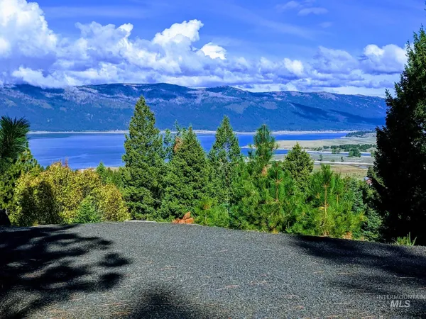 $299,000 | 1584 Crown Point Parkway, Cascade, ID 83611