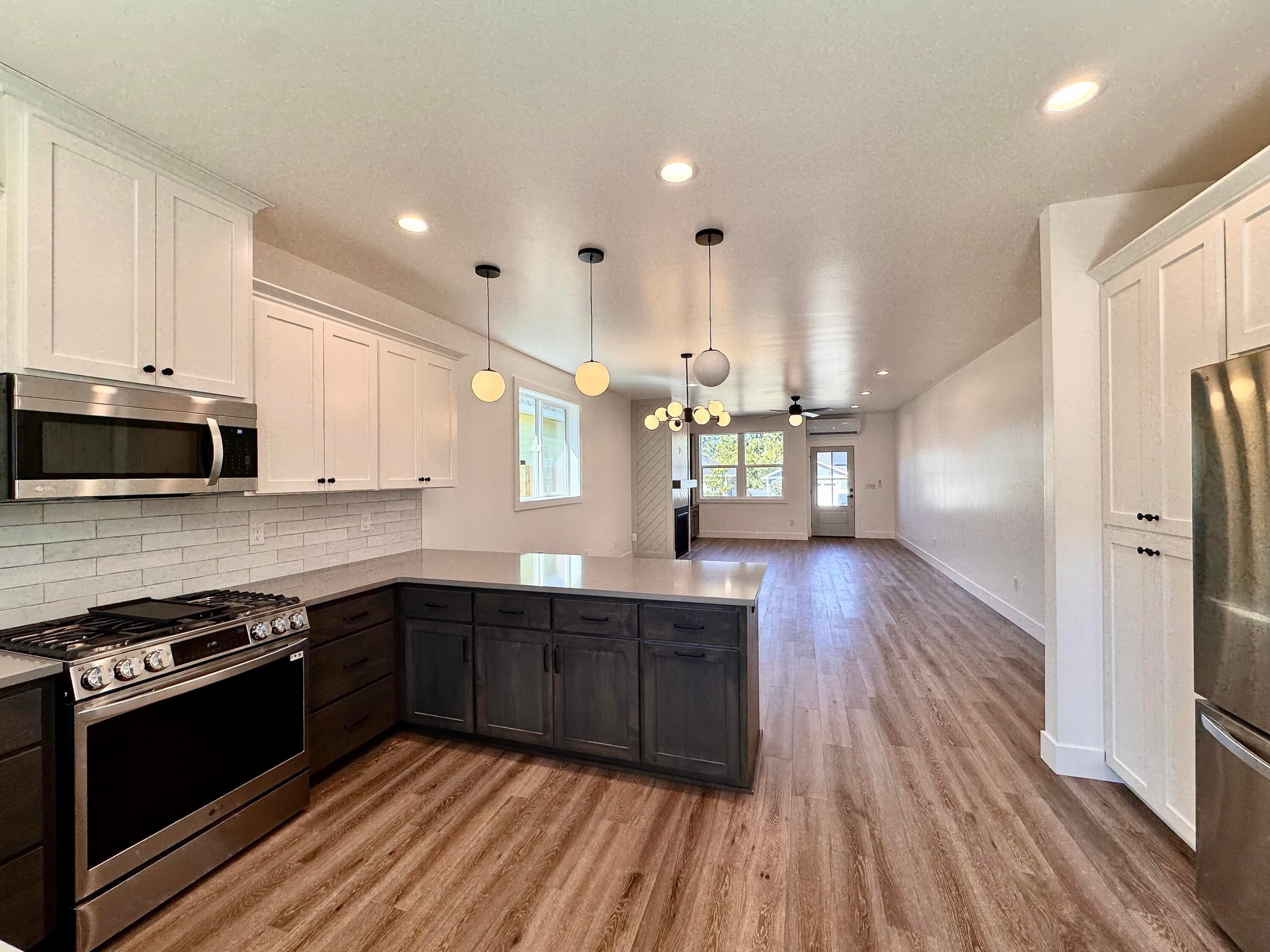 348 Randy Street Ashland, OR 97520 - Photo 11 of 26 IMG_0015