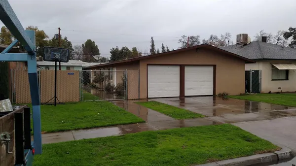 $315,000 | 339 East Garland Avenue, Fresno, CA 93704