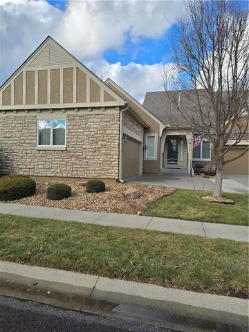 $505,000 | 7866 West 157th Terrace, Overland Park, KS 66223
