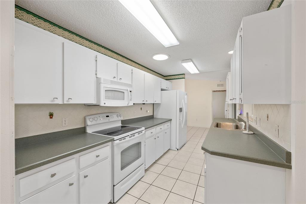 8492 Southwest 61st Terrace Road Ocala, FL 34476 - Photo 14 of 46