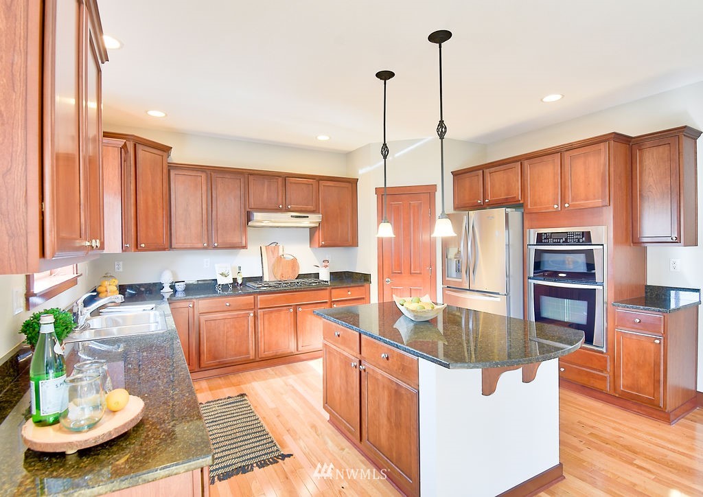 4024 216th Place Southeast Bothell, WA 98021 - Photo 7 of 29