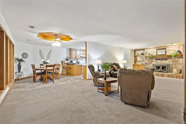 $690,000 | 3724 North Perrin Road, Independence, MO 64058