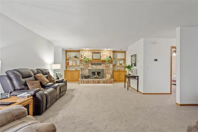 $690,000 | 3724 North Perrin Road, Independence, MO 64058