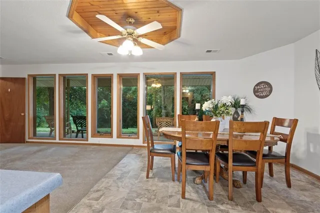 $690,000 | 3724 North Perrin Road, Independence, MO 64058