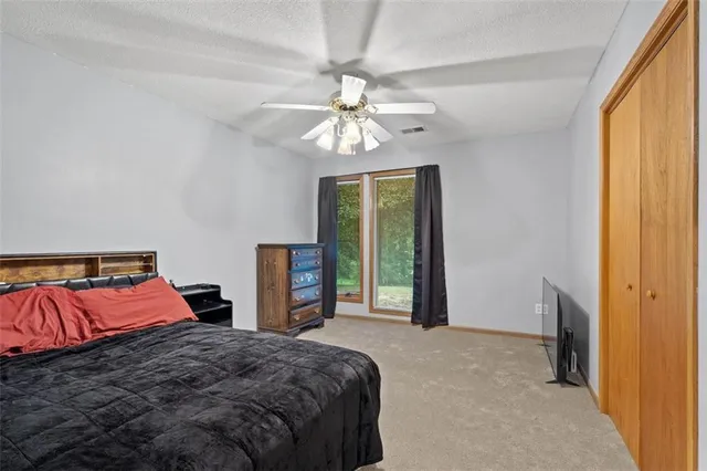 $690,000 | 3724 North Perrin Road, Independence, MO 64058