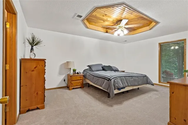 $690,000 | 3724 North Perrin Road, Independence, MO 64058