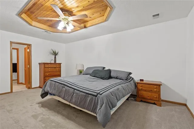 $690,000 | 3724 North Perrin Road, Independence, MO 64058