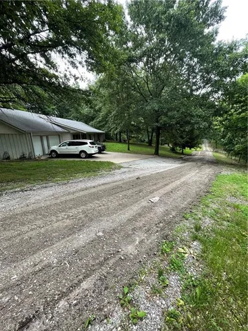 $690,000 | 3724 North Perrin Road, Independence, MO 64058