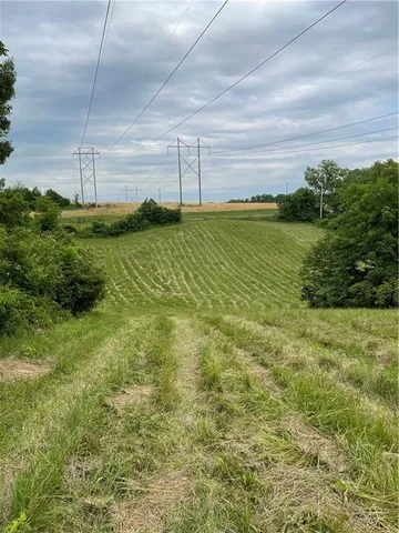 $690,000 | 3724 North Perrin Road, Independence, MO 64058