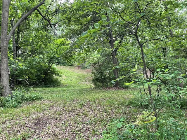 $690,000 | 3724 North Perrin Road, Independence, MO 64058