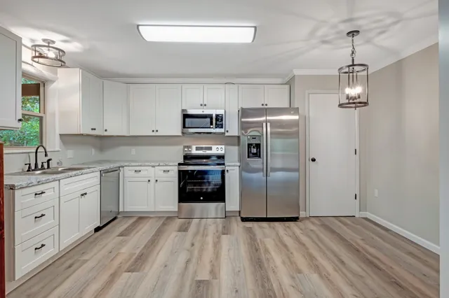 $299,999 | 2312 Little Fish Trap Road, Lawrenceburg, TN 38464