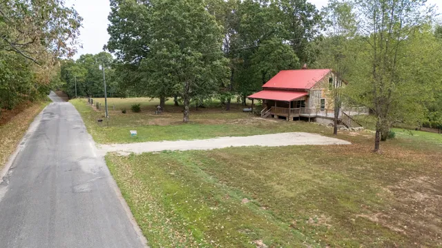$299,999 | 2312 Little Fish Trap Road, Lawrenceburg, TN 38464