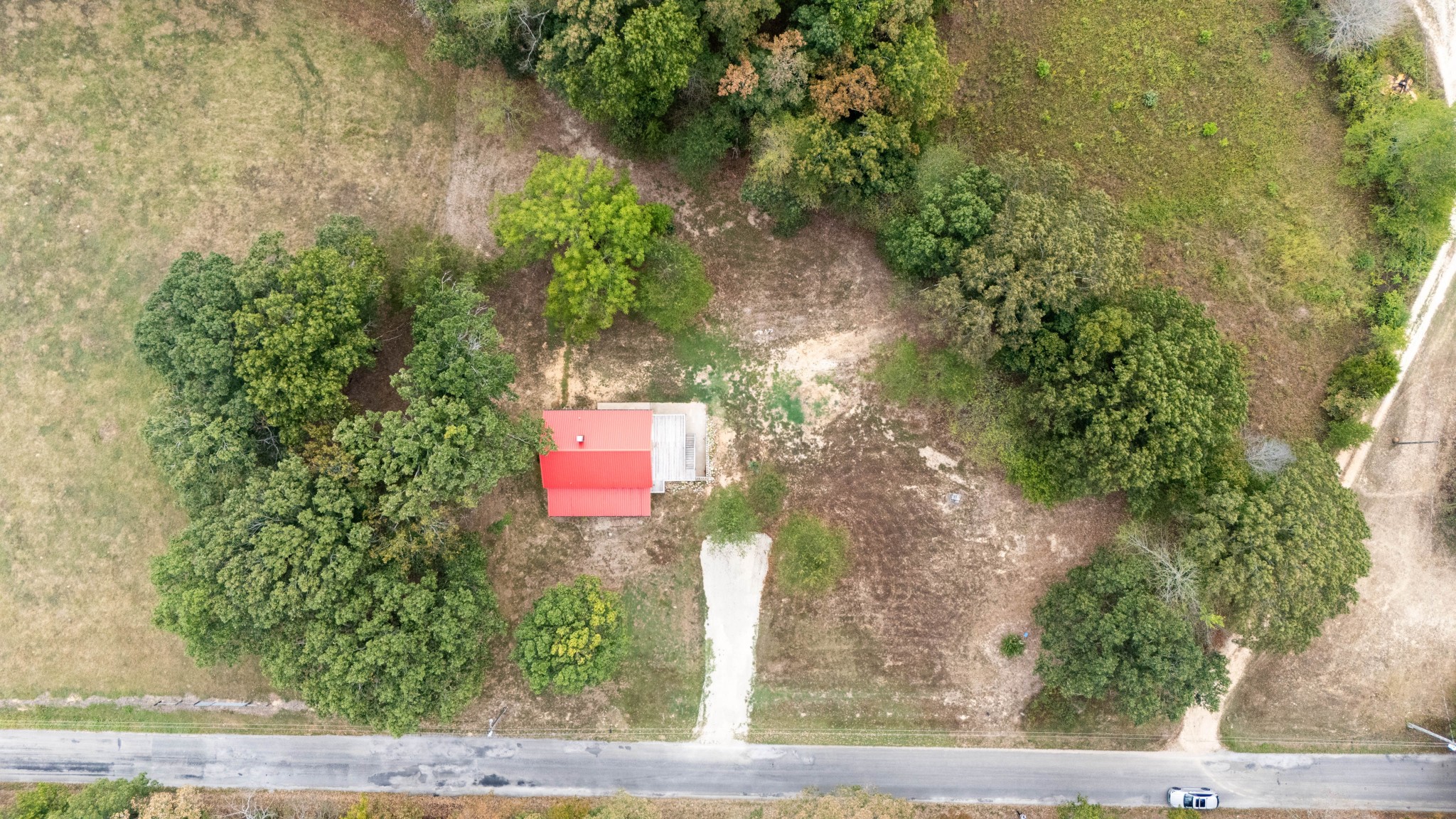 2312 Little Fish Trap Road Lawrenceburg, TN 38464 - Photo 44 of 48 a sign that is on the side of a road