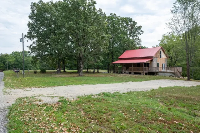 $299,999 | 2312 Little Fish Trap Road, Lawrenceburg, TN 38464