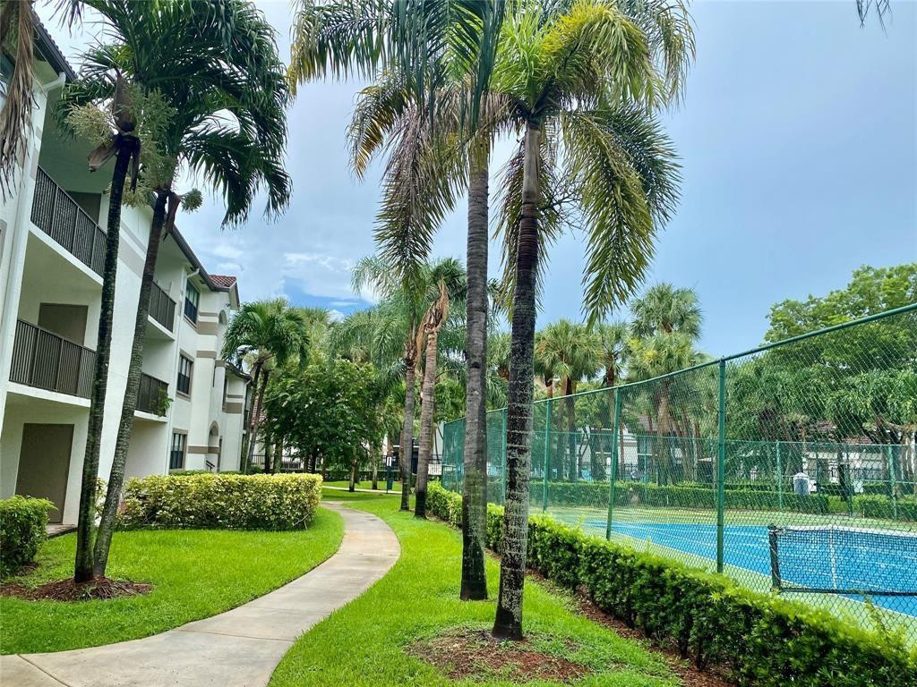 540 South Park Road, Unit 369 Hollywood, FL 33021 - Photo 11 of 31 Photo 11